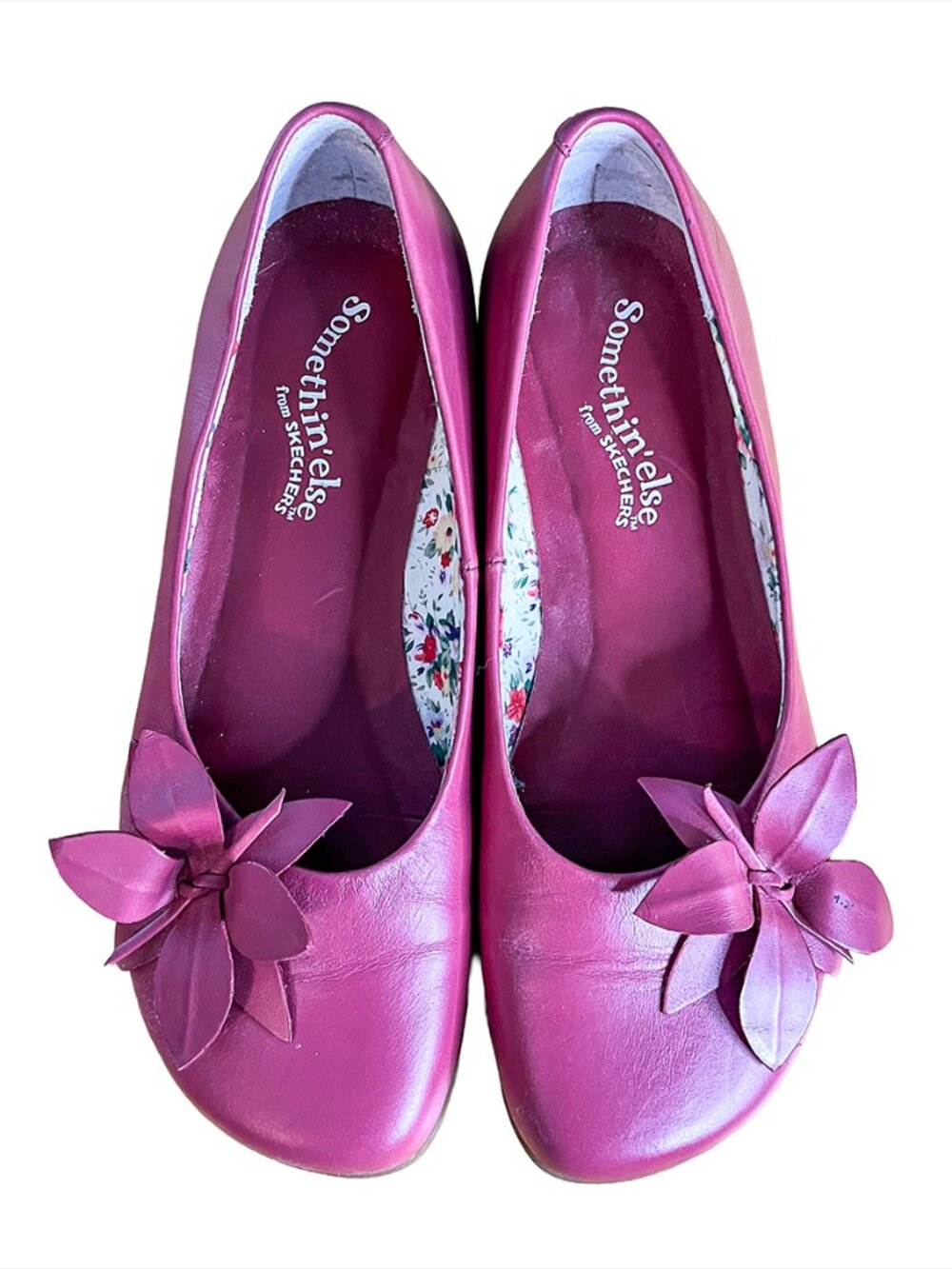 Skechers Somethin'else Magenta Leather Flower Ballet Flats - Size 6